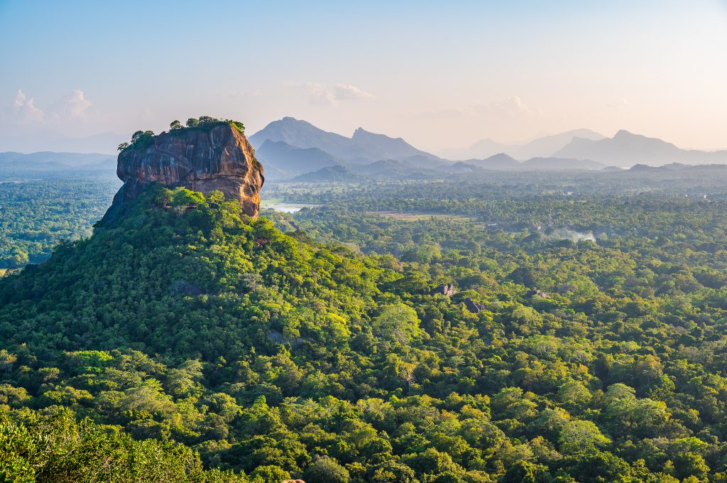 Sigiriya Lion Rock och Pidurangala Rock